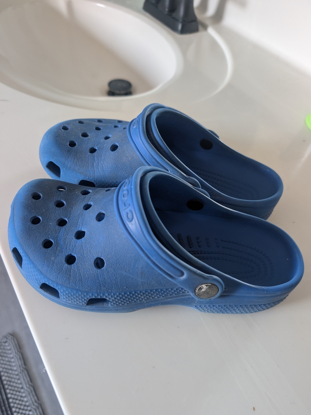 CROCS Kids Classic Slide Clogs in Blue